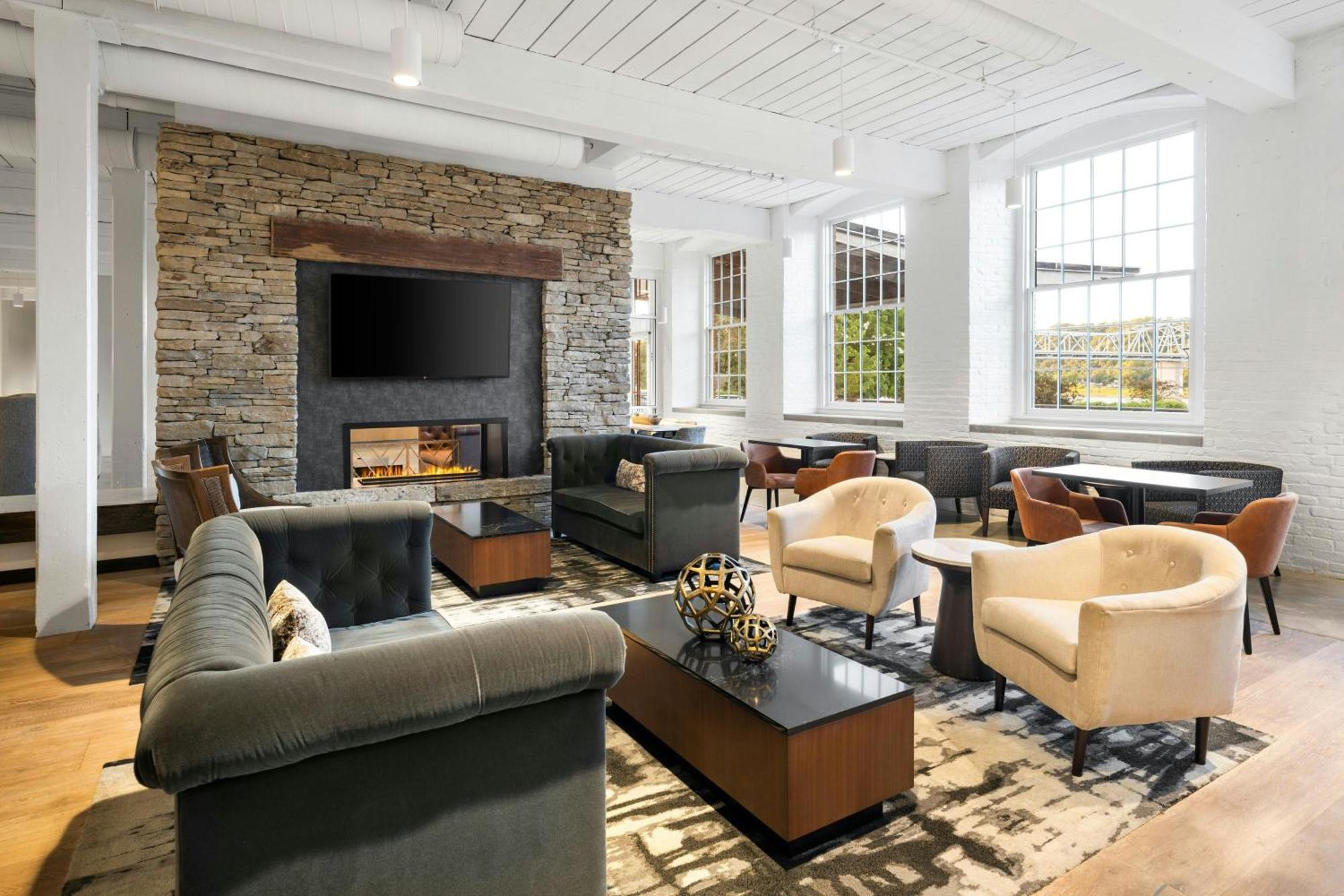 Fairfield Inn & Suites Madison Historic Eagle Cotton Mill Dış mekan fotoğraf