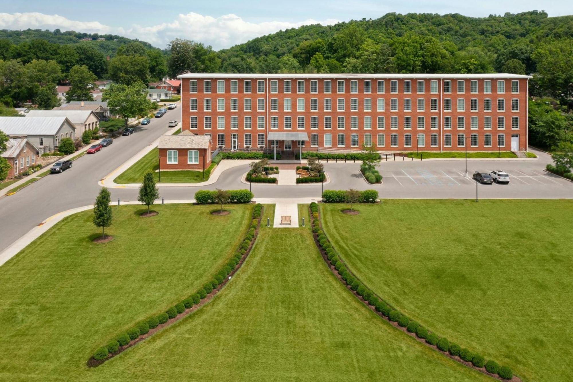 Fairfield Inn & Suites Madison Historic Eagle Cotton Mill Dış mekan fotoğraf